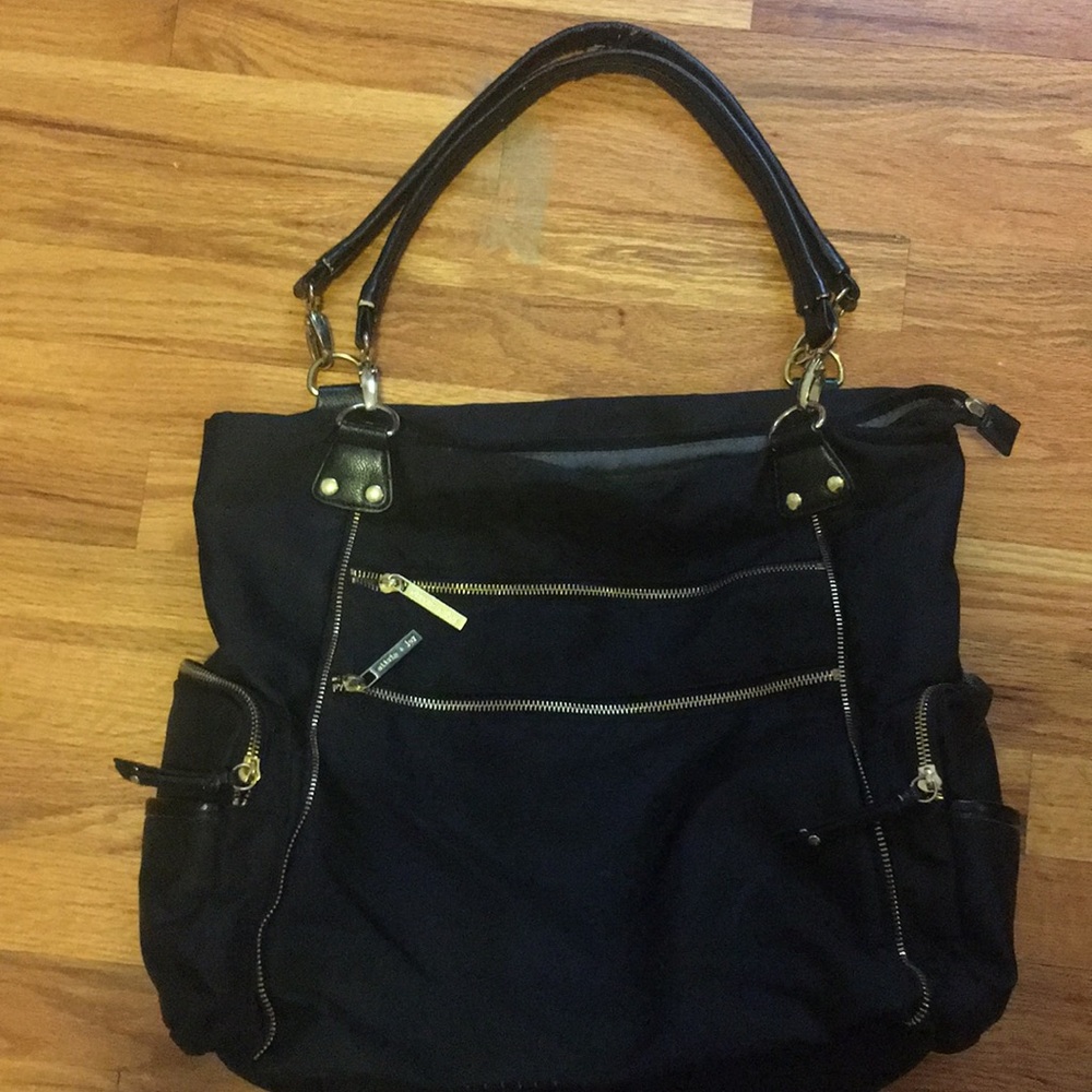 Black shoulder bag